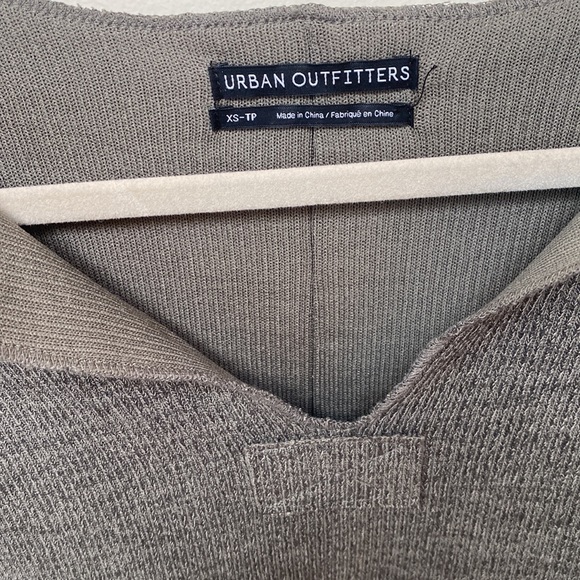 Urban Outfitters sweater - Picture 2 of 2
